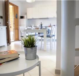 2 bedroom seaside apartments with shared pool, sleeps 4-5